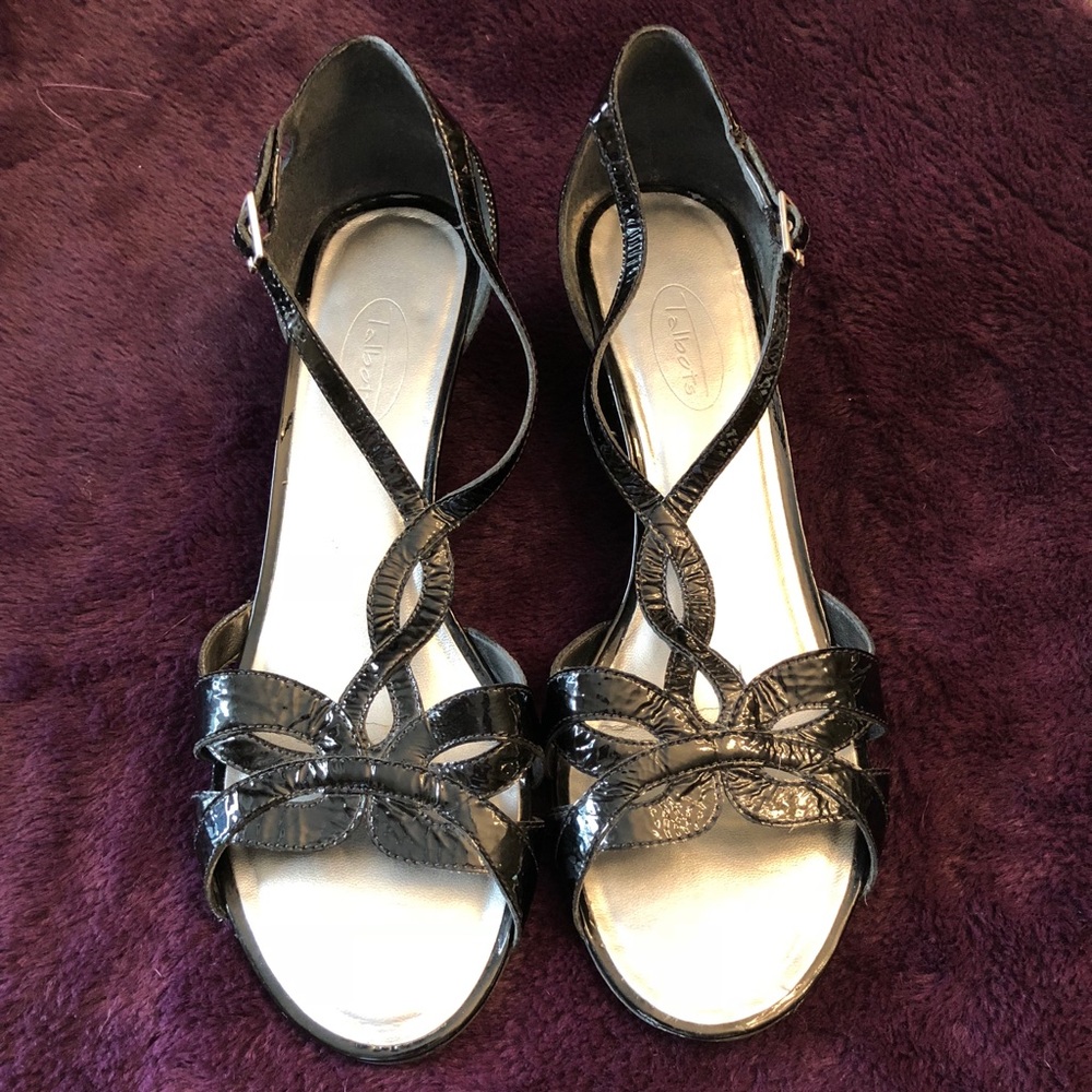 Comfy & Classy Patent Leather Sandals. Talbots 9.5